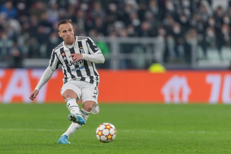 龙珠足球直播免费观看-阿图尔：我的愿望是留在格雷米奥，但我与尤文还有合同今夏会回去