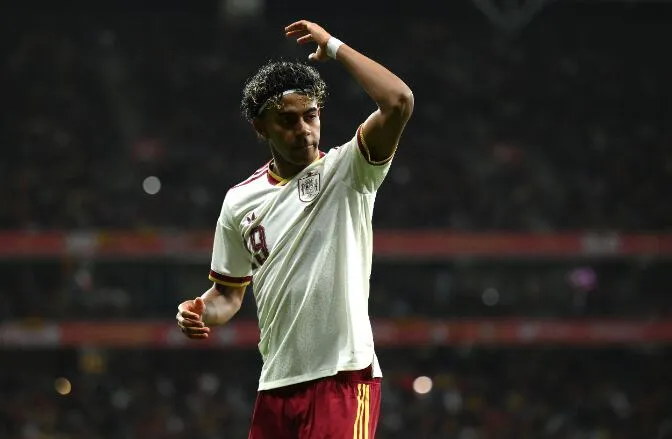 龙珠足球直播免费观看-塞尔：疑似受到歧视性口号影响，亚马尔赛后离场时情绪低落